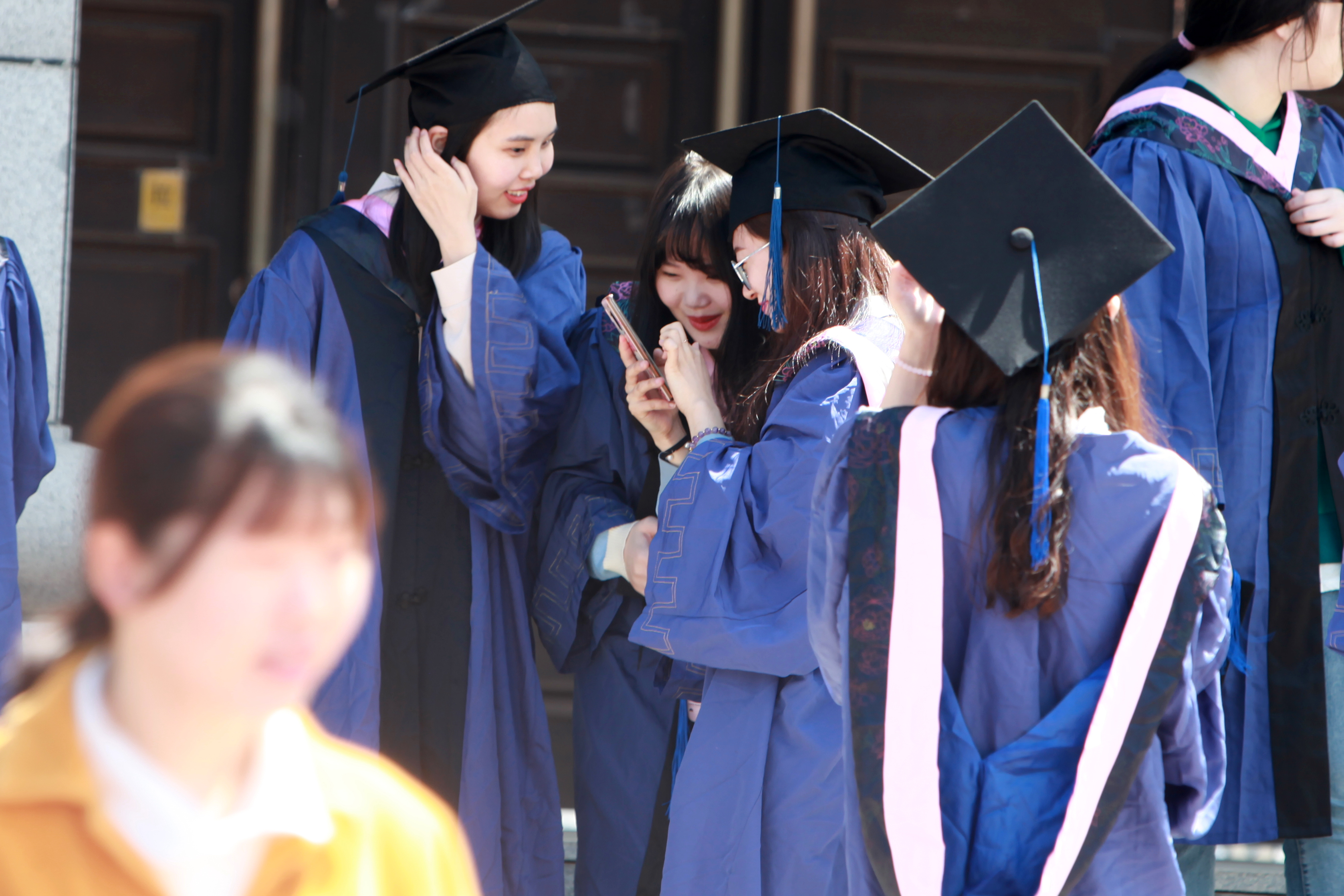 我校2021届毕业生拍摄毕业照